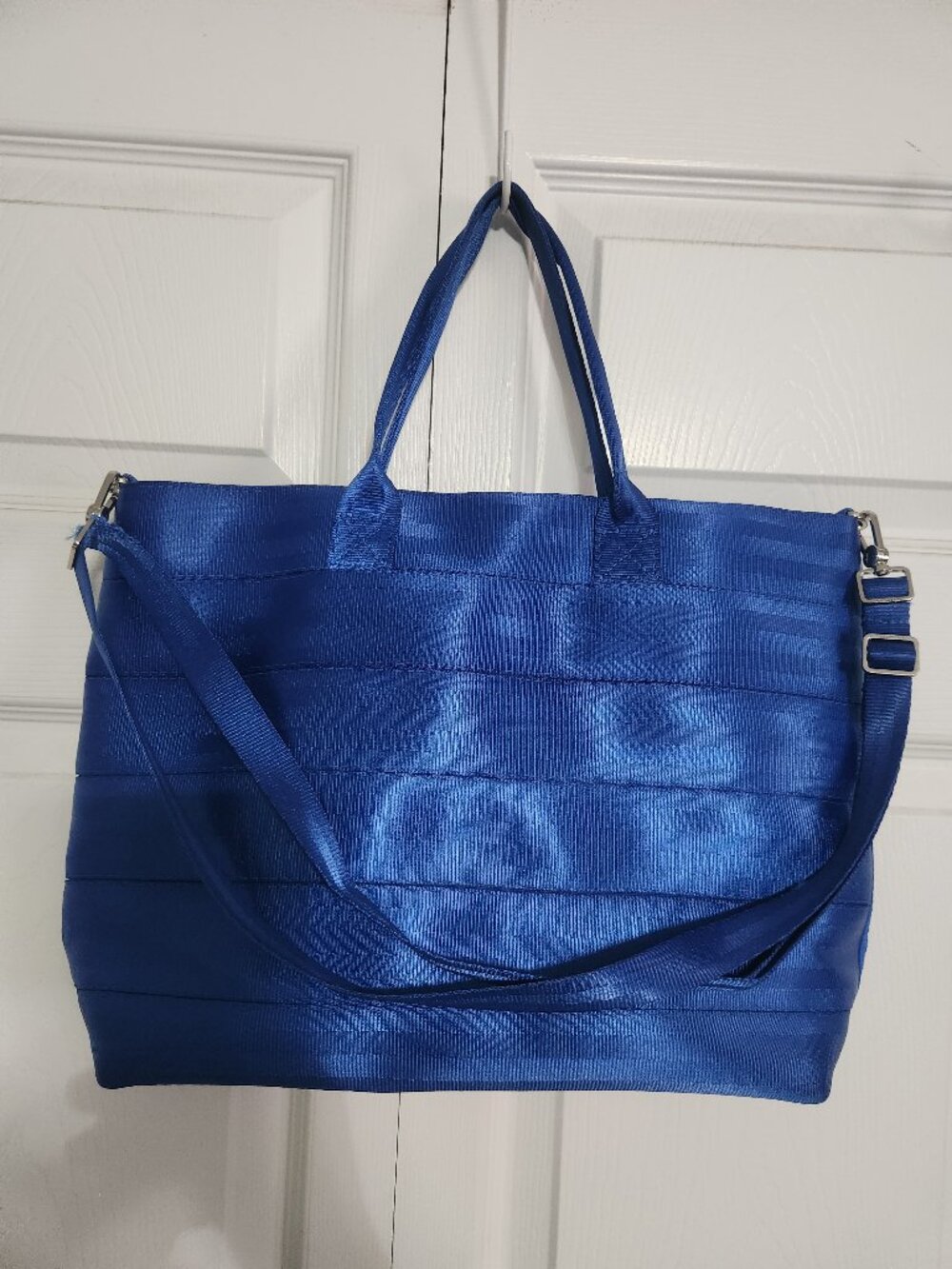 Cobalt Medium Streamline Tote w/ Bow lining MST